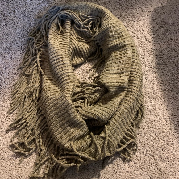 Fringe scarf - Picture 1 of 1
